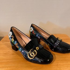 Gucci - unique embroidery. Worn 2-3 times. No box.